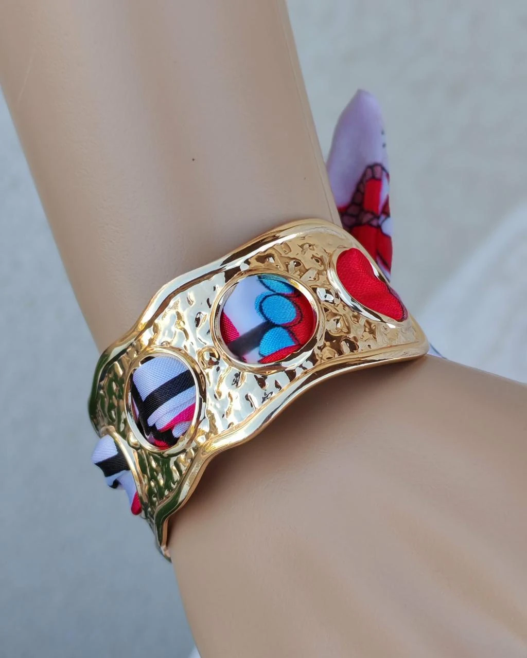 Bracelet doré foulard rouge 2842 à 9.99€